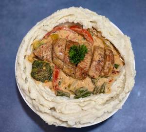 Creamy Chicken With Mashed Potatoes