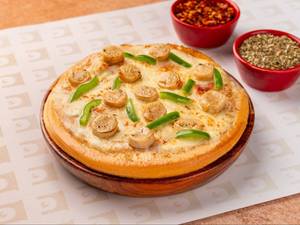 Chicken Sausage & Capsicum Pizza