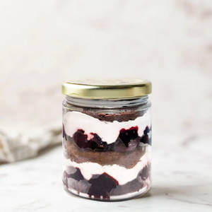 Black Cia Forest Jar Cake