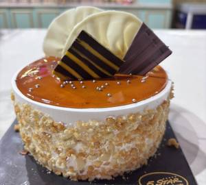Kaju Crunch Cake