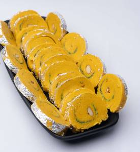 Kaju Kesar Crunch