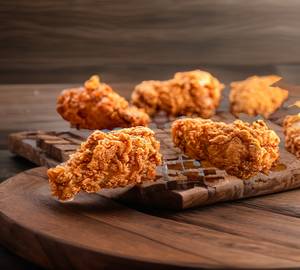 Fried crispy chicken wings 4 pcs