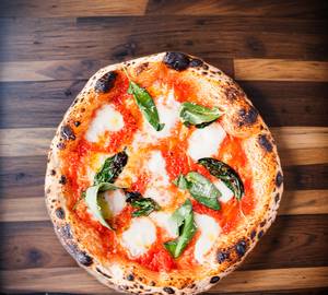 Paneer Onion Pizza