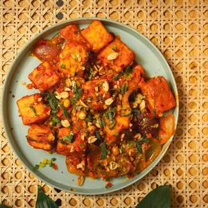 Kung Pav Paneer