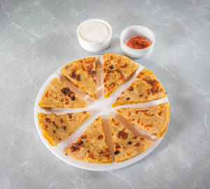 Aloo Paratha With Curd
