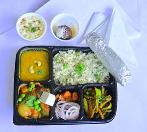 Deluxe Special Thali