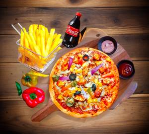 Tandoori Paneer Tikka Pizza With Fries+ Soft Drinks