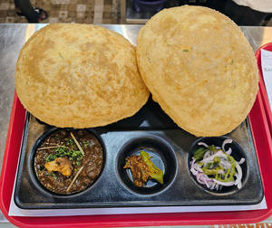 Chole Bhature [2 Bhature]