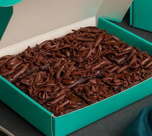 Eggless Overloaded Brownie Box