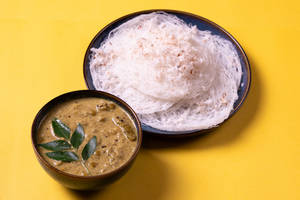 4 Idiyappam + Veg. Stew