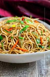 Veg schezwan noodles