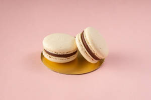 Salted Caramel & Chocolate Macaron