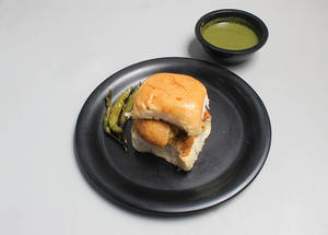 Vada Pav With Crispy Chunks