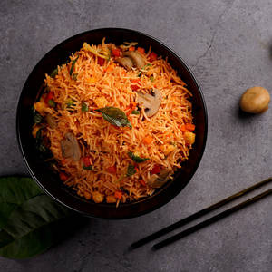 Khao Phat (Thai Style Fried Rice Veg) [Serves 1- 2]