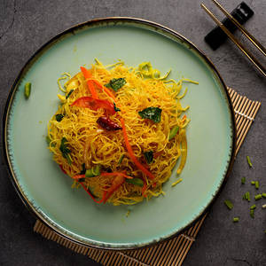 Singapore Style Meifoon Veg [Serves 1- 2]