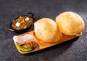 Chana Bhatura [2 Bhatura]