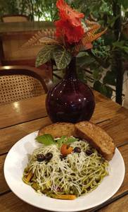 SPAGHETTI PESTO