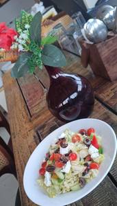 CLASSIC GREEK SALAD