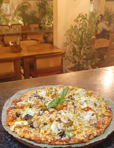 ROYAL STUFFED PIZZA