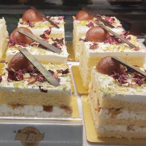 Gulab Jamun Pastry