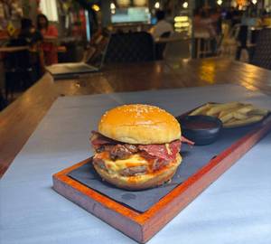 Holy Bbq + French Fries
