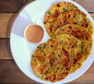 Tea with Thepla 4 pieces