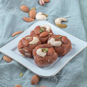 Badam Pinni