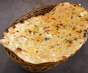 Cheese Chilly Naan