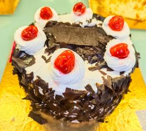 Master Black Forest (Eggless)  (350 gms)