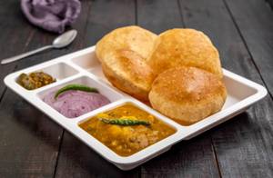 Puri Bhaji (4 Puri)