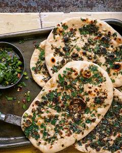 Green Chilli Butter Naan