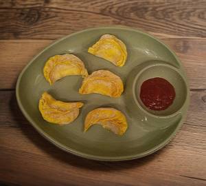 Corn and cheese  streamed momo [5 pieces]