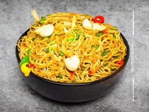 Veg Singapuri Noodles