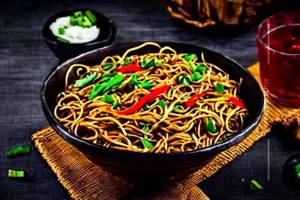 Paneer Hakka Noodles                                                                       
