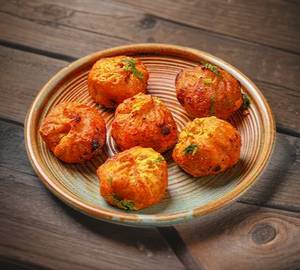 Achari momos