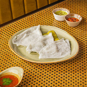 Neer Dosa (3pcs Served With Tomato & Sweet Chutney)