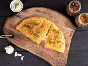 Mozzarella, Cheddar, Gouda & Orange Cheese Stuffed Garlic Bread