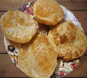 Poori [set of 4 with masala]