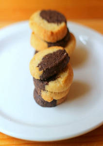Choco Vanilla Cookies [200 Grams]