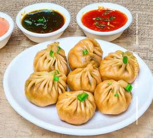 Fried veg momos