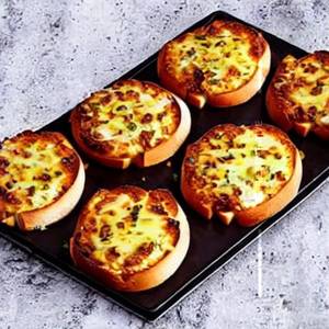 Supreme treat garlic bread