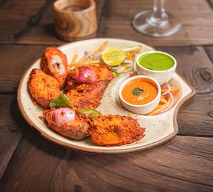 Tandoori Chicken Momos [6 Pieces]