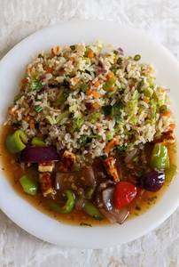 Veg Fried Rice With Gravy