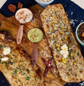 Patty Amritsari Kulcha With Soya Chaap Makhani