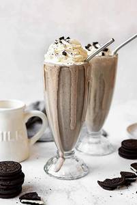 Oreo Cupcake Milkshake