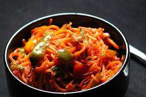Schezwan veg noodles