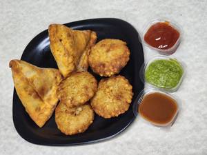 Farali Samosa [2 Pieces] With Sabudana Tikki [4 Pieces]
