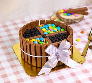 Kitkat Cake
