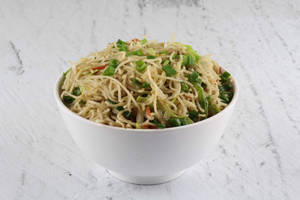 Veg hakka noodles