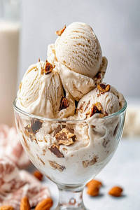 Roasted Almond Special Ice Cream